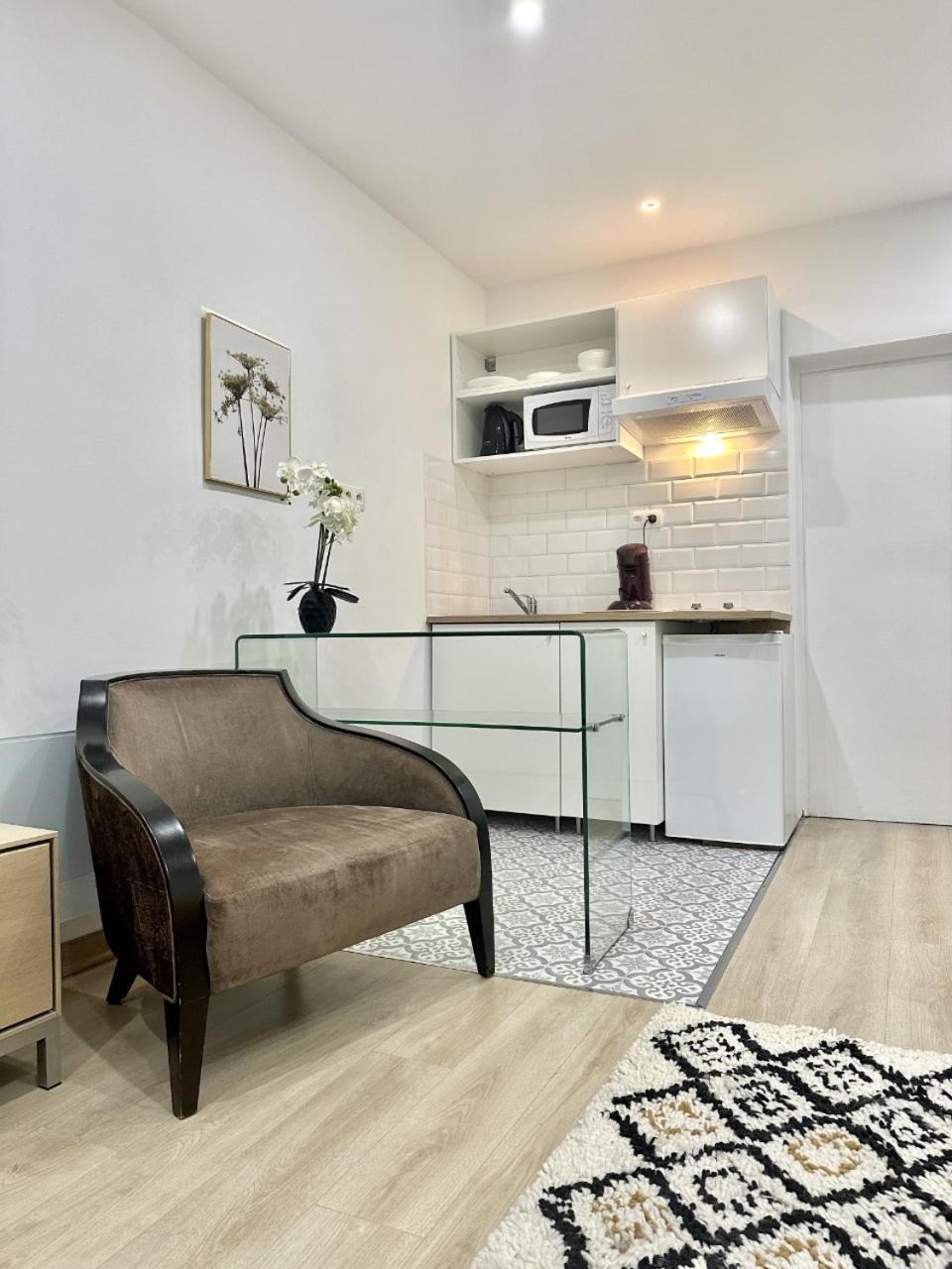 Modern Comfort In 15th District In Lakanal *