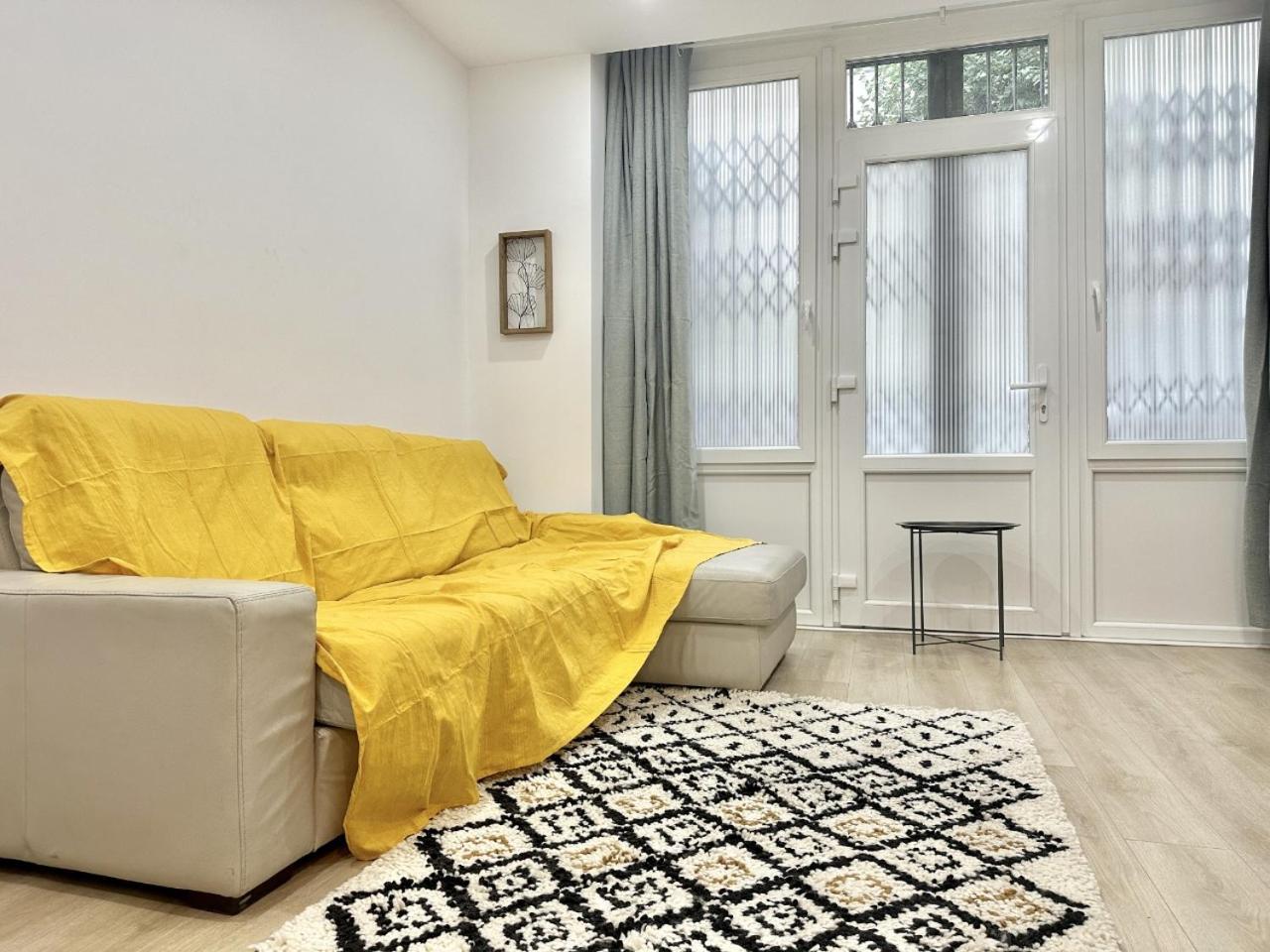 Modern Comfort In 15th District In Lakanal