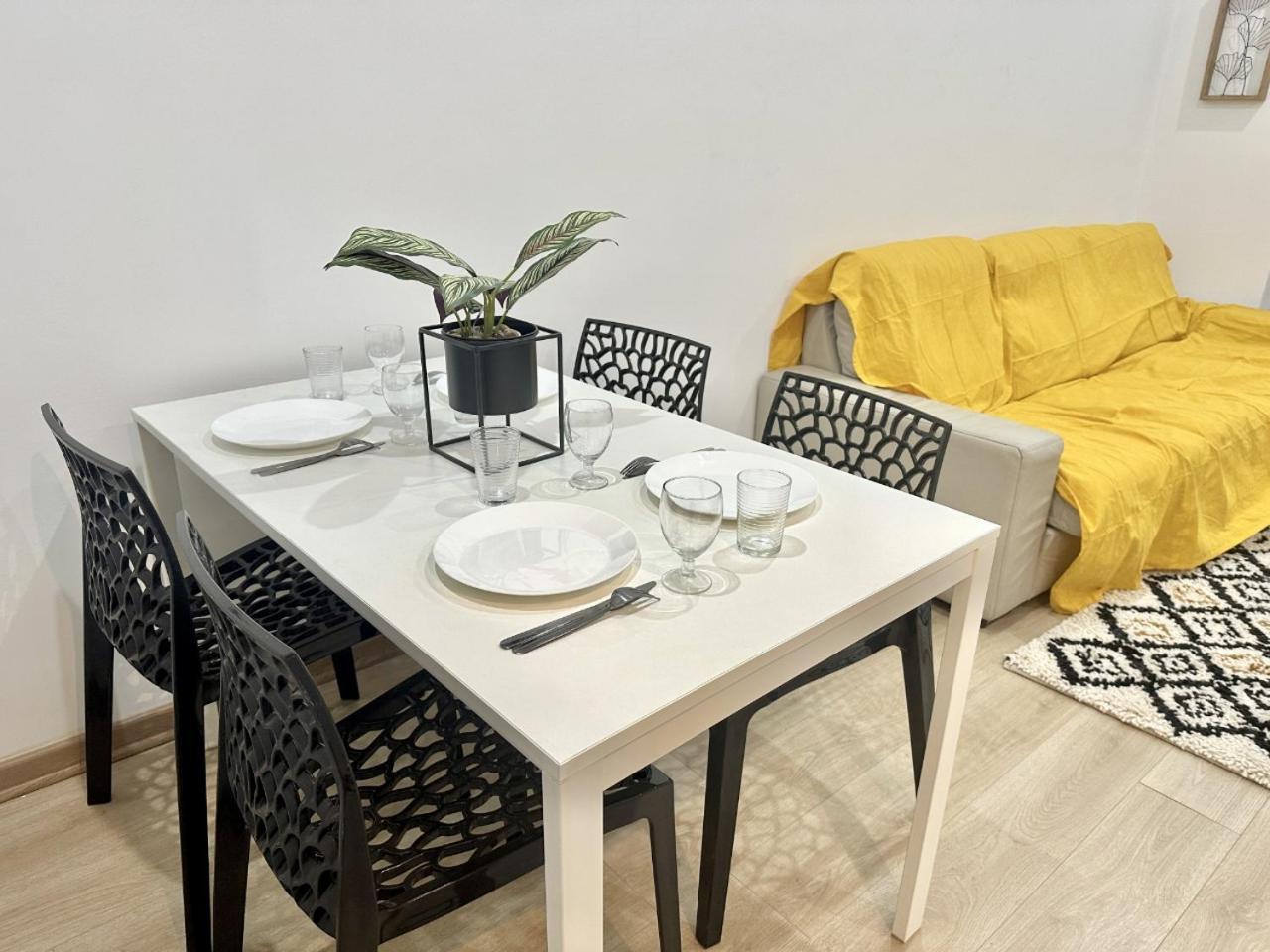 Apartment Modern Comfort In 15th District In Lakanal *